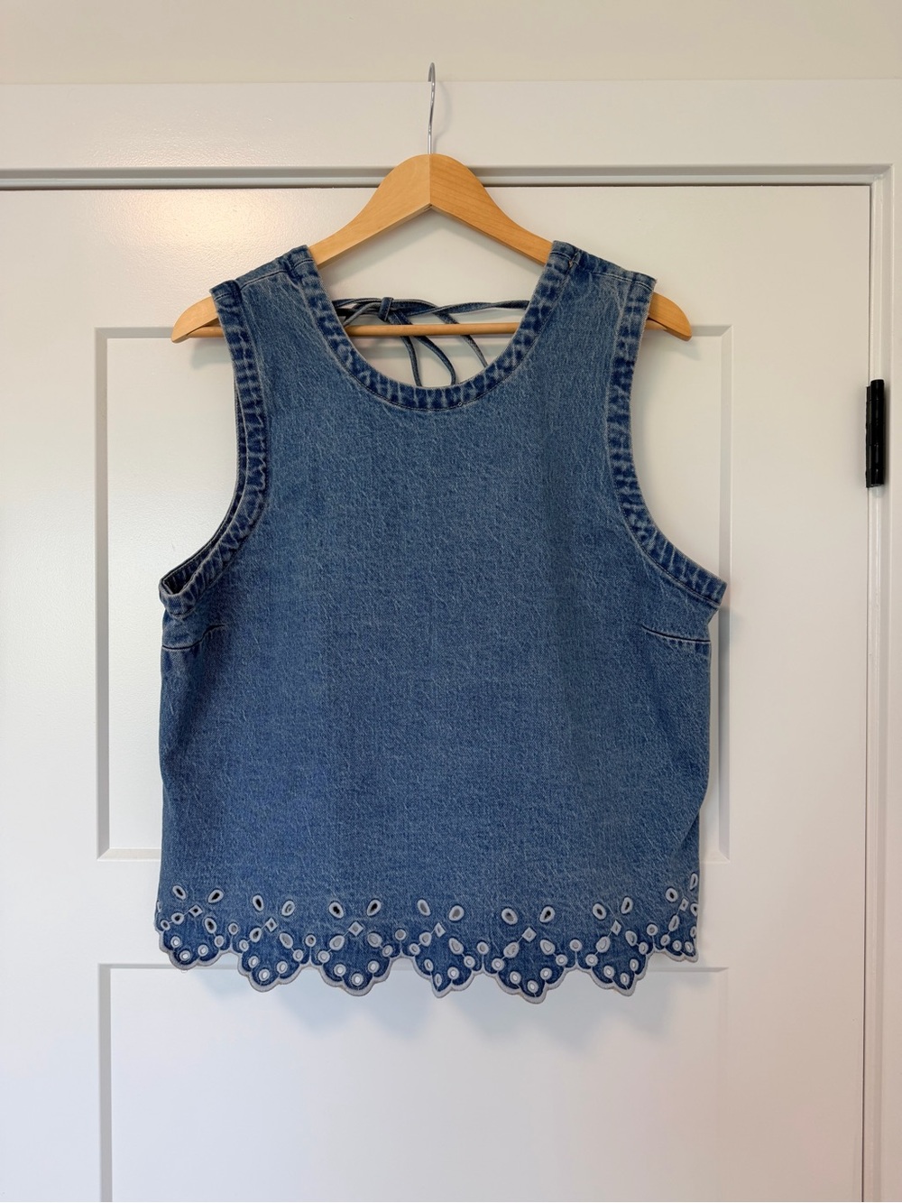 Abercrombie & Fitch Denim Eyelet-Trim Tank Top in Blue